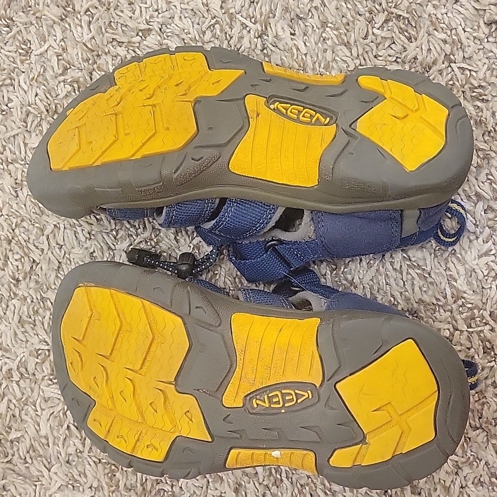 Boys Shoe Lot, 2 Pairs, Sandals And Tennis Shoes - Picture 3 of 6